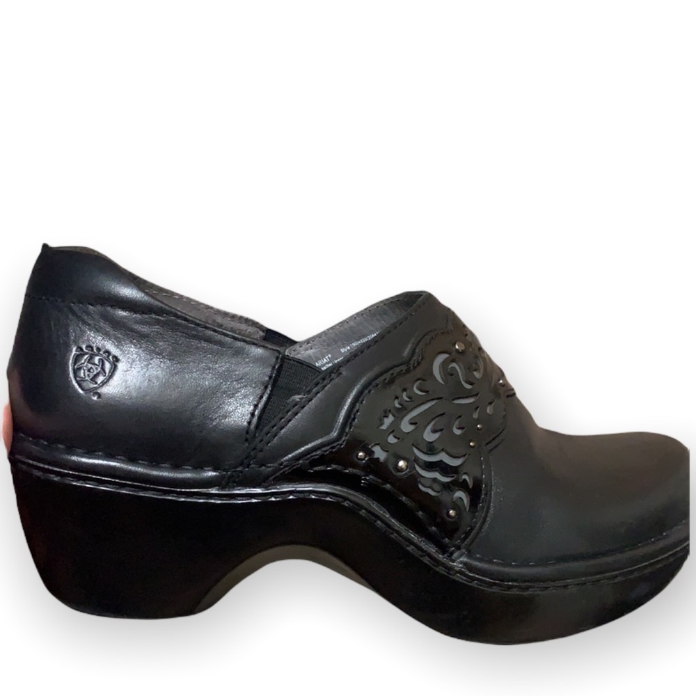 Ariat Tambour leather mule clog black cutout detail